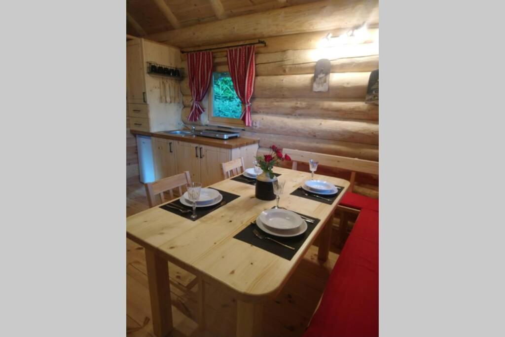 Hut At The Forest Male Brusnice Kültér fotó